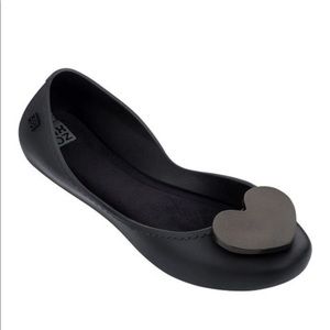 Zaxy Black Heart-Accent Start Love Flat